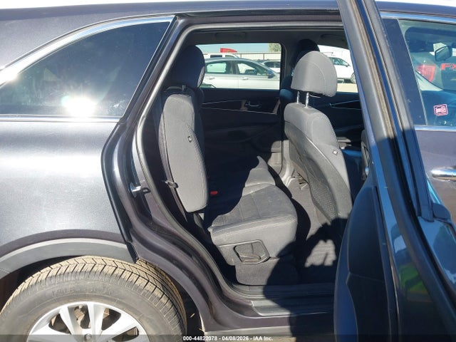 44822078 :رقم المزاد ، 5XYPGDA51HG324883 vin ، 2017 Kia Sorento 3.3l Lx مزاد بيع