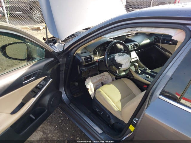 44822085 :رقم المزاد ، JTHBA1D22G5020916 vin ، 2016 Lexus Is 200t مزاد بيع