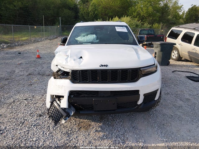 Продажа на аукционе авто 2023 Jeep Grand Cherokee L Altitude 4x2, vin: 1C4RJJAGXP8835413, номер лота: 44822089