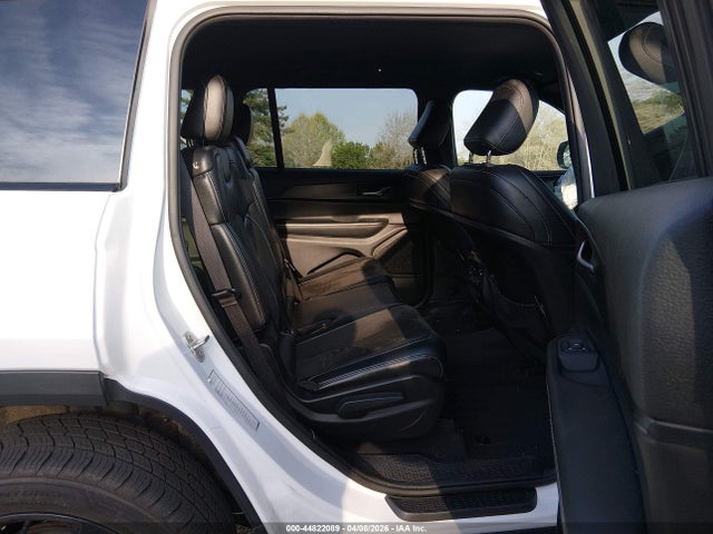Продажа на аукционе авто 2023 Jeep Grand Cherokee L Altitude 4x2, vin: 1C4RJJAGXP8835413, номер лота: 44822089