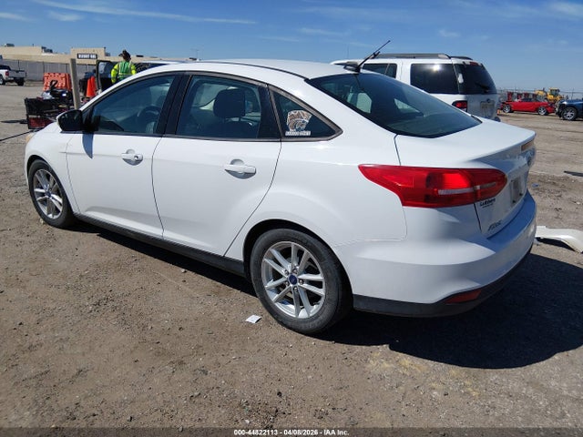 Ford FOCUS SE 2016 1FADP3F2XGL352864 Image 3