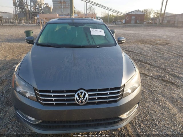 Aukcja sprzedaży 2015 Volkswagen Passat 2.0l Tdi Sel Premium, vin: 1VWCV7A33FC013359, numer aukcji: 44822115