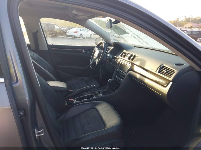 Aukcja sprzedaży 2015 Volkswagen Passat 2.0l Tdi Sel Premium, vin: 1VWCV7A33FC013359, numer aukcji: 44822115