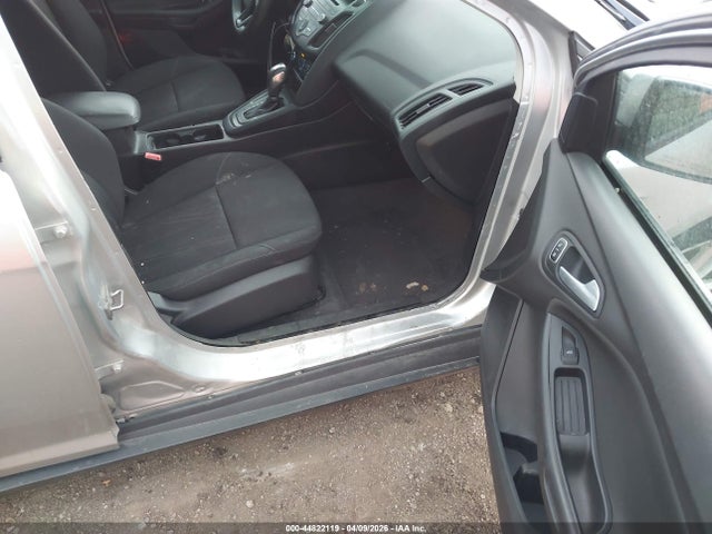 Ford FOCUS SE 2016 1FADP3F25GL291164 Image 5