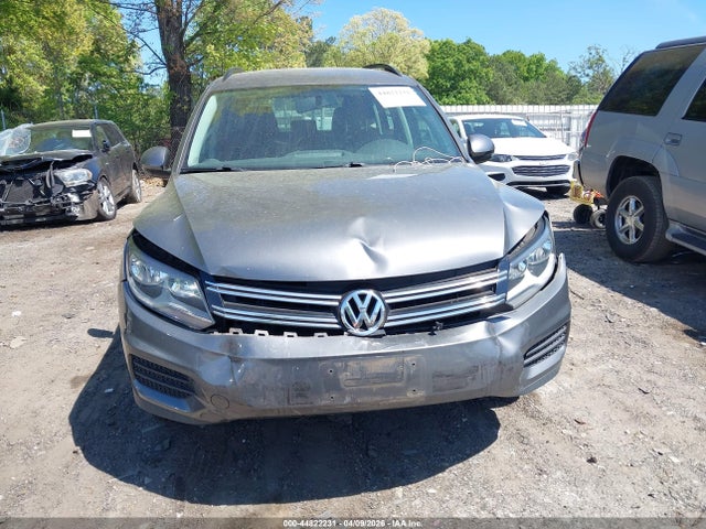 2018 Volkswagen Tiguan Limited 2.0t მანქანა იყიდება აუქციონზე, vin: WVGBV7AXXJK004637, აუქციონის ნომერი: 44822231