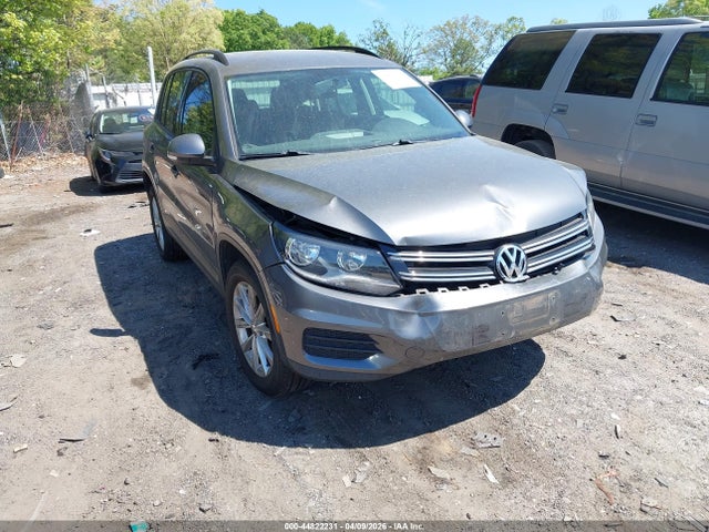 2018 Volkswagen Tiguan Limited 2.0t მანქანა იყიდება აუქციონზე, vin: WVGBV7AXXJK004637, აუქციონის ნომერი: 44822231