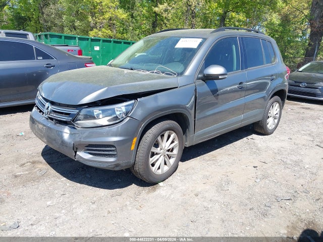 2018 Volkswagen Tiguan Limited 2.0t მანქანა იყიდება აუქციონზე, vin: WVGBV7AXXJK004637, აუქციონის ნომერი: 44822231