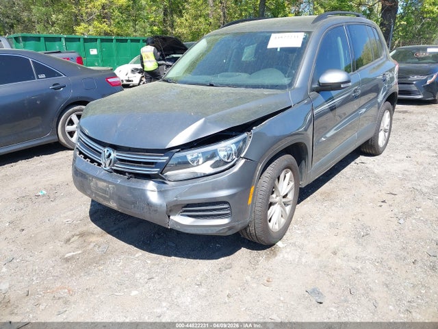 2018 Volkswagen Tiguan Limited 2.0t მანქანა იყიდება აუქციონზე, vin: WVGBV7AXXJK004637, აუქციონის ნომერი: 44822231