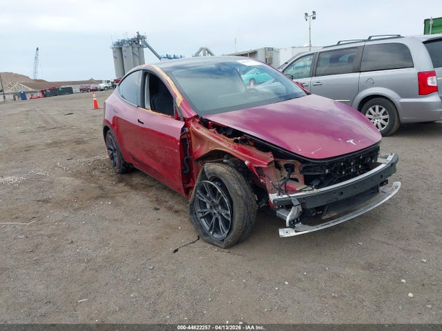 Tesla Model Y Long Range Dual Motor All-wheel Drive 2025 7SAYGDEE2SF287696 main image