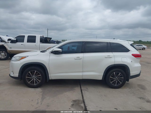 Toyota Highlander Xle 2018 5TDKZRFH0JS533755 Image 14