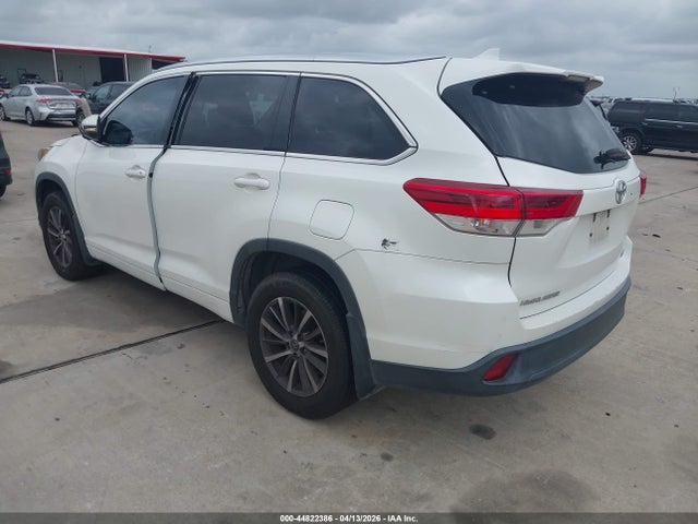 Toyota Highlander Xle 2018 5TDKZRFH0JS533755 Image 3