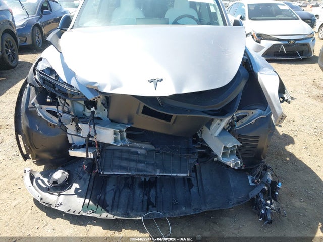 7SAYGDEE8SF287265 Tesla Model Y Long Range Dual Motor All-wheel Drive