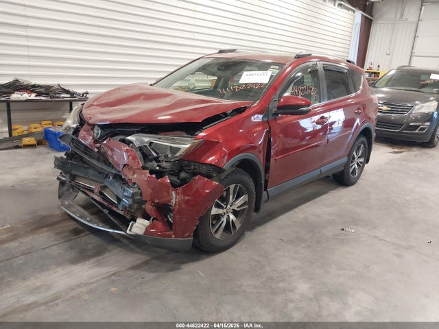 Toyota Rav4 Xle 2018 JTMRFREV9JD255898 Image 2