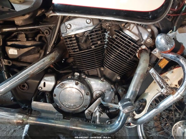 44822457 :رقم المزاد ، 1HFSC3257VA200309 vin ، 1997 Honda Vt1100 C2 مزاد بيع