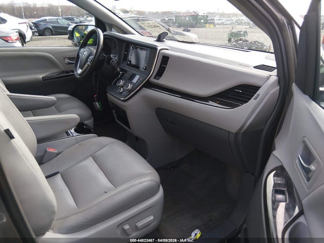 Aukcja sprzedaży 2018 Toyota Sienna Xle 8 Passenger, vin: 5TDYZ3DC9JS939502, numer aukcji: 44822467