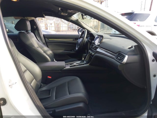 1HGCV1F31NA101010 Honda Accord Sport