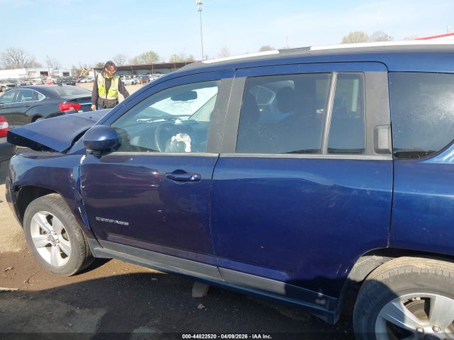2016 Jeep Compass Latitude მანქანა იყიდება აუქციონზე, vin: 1C4NJDEB6GD545322, აუქციონის ნომერი: 44822520