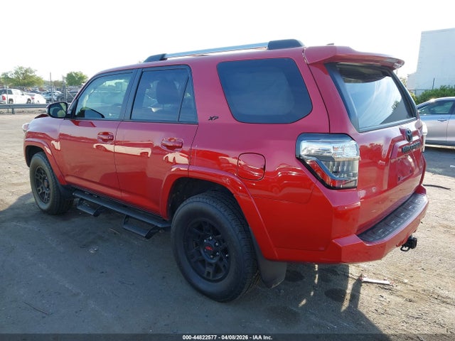 2022 TOYOTA 4RUNNER JTENU5JR2N6041556 Photo 2