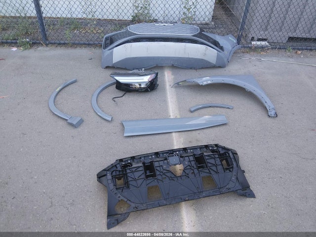 44822698 :رقم المزاد ، WA1ACBFZ9PP059301 vin ، 2023 Audi Q4 E-tron Premium 40 Rwd مزاد بيع