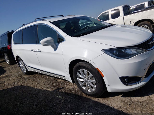 Aukcja sprzedaży 2018 Chrysler Pacifica Touring L, vin: 2C4RC1BG5JR119636, numer aukcji: 44822748