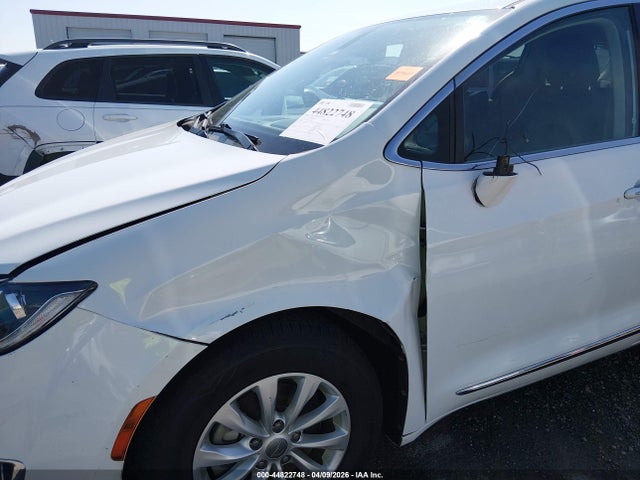 Aukcja sprzedaży 2018 Chrysler Pacifica Touring L, vin: 2C4RC1BG5JR119636, numer aukcji: 44822748