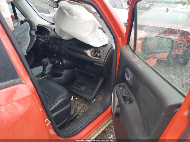 2015 Jeep Renegade Latitude მანქანა იყიდება აუქციონზე, vin: ZACCJABT1FPC23142, აუქციონის ნომერი: 44822764