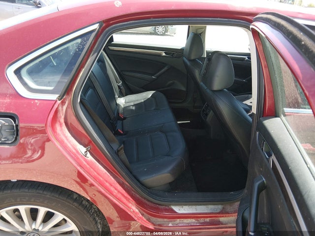 1VWBT7A39GC048457 Volkswagen Passat 1.8t Se