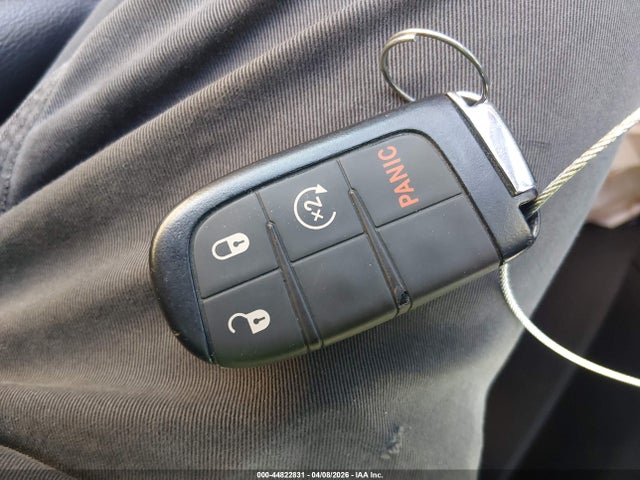 44822831 :رقم المزاد ، 3C4NJDCBXNT184347 vin ، 2022 Jeep Compass (red) Edition 4x4 مزاد بيع