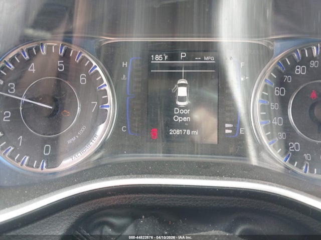 Aukcja sprzedaży 2015 Chrysler 200 Limited, vin: 1C3CCCABXFN635989, numer aukcji: 44822876
