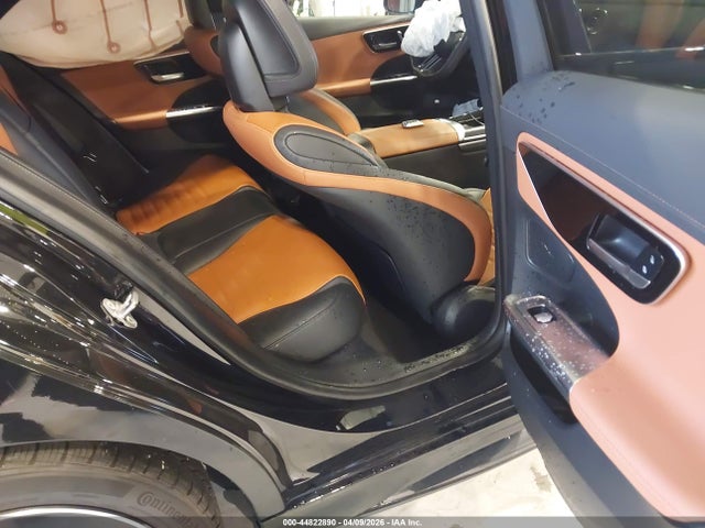 44822890 :رقم المزاد ، W1KAF4HB7NR037930 vin ، 2022 Mercedes-benz C 300 4matic مزاد بيع