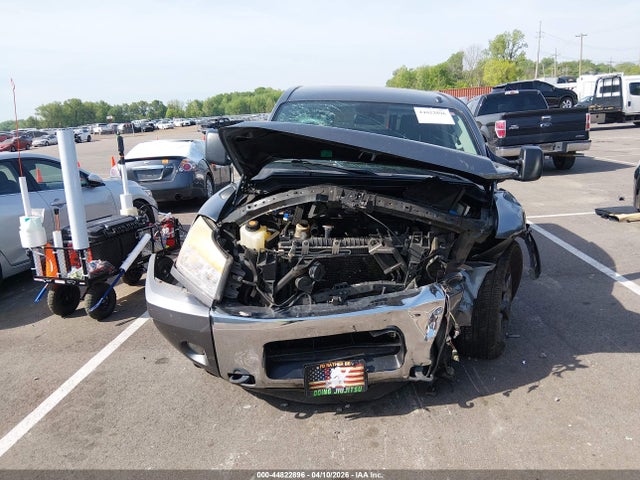 44822896 :رقم المزاد ، 1N6AA0EDXFN500284 vin ، 2015 Nissan Titan Sv مزاد بيع