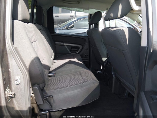 44822896 :رقم المزاد ، 1N6AA0EDXFN500284 vin ، 2015 Nissan Titan Sv مزاد بيع