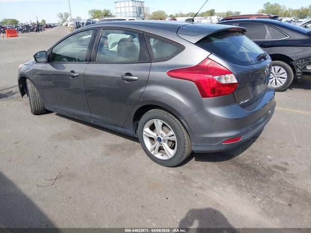 Ford FOCUS SE 2014 1FADP3K29EL462016 Image 3