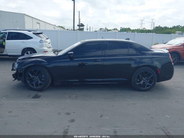 44822979 :رقم المزاد ، 2C3CCABT8NH111890 vin ، 2022 Chrysler 300 S مزاد بيع