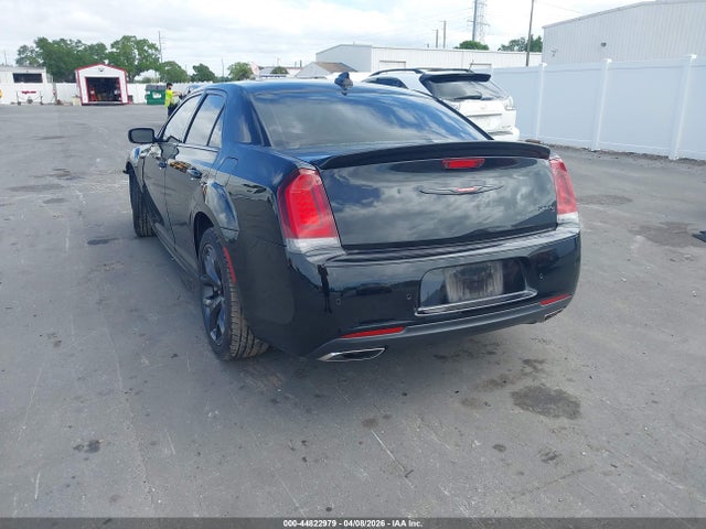 44822979 :رقم المزاد ، 2C3CCABT8NH111890 vin ، 2022 Chrysler 300 S مزاد بيع