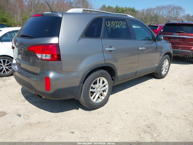 Продажа на аукционе авто 2015 Kia Sorento Lx, vin: 5XYKTCA68FG606251, номер лота: 44822980