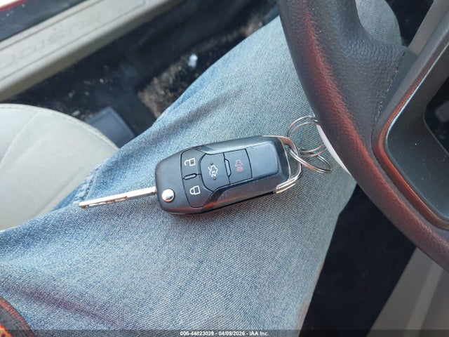 44823029 :رقم المزاد ، 1FA6P0H72G5114396 vin ، 2016 Ford Fusion Se مزاد بيع