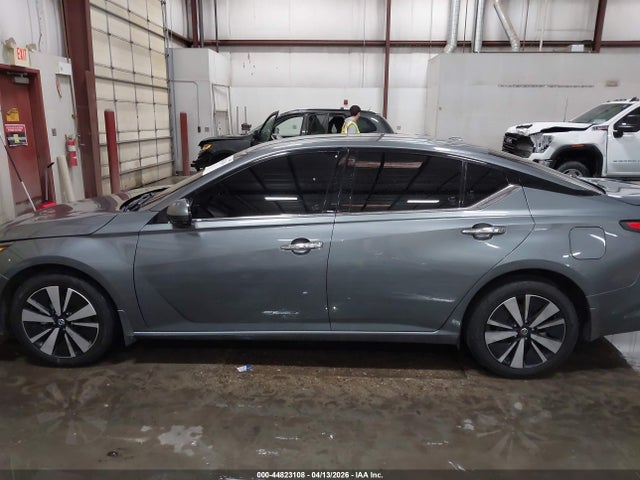 44823108 :رقم المزاد ، 1N4BL4EV6MN340053 vin ، 2021 Nissan Altima Sl Fwd مزاد بيع