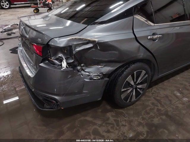 44823108 :رقم المزاد ، 1N4BL4EV6MN340053 vin ، 2021 Nissan Altima Sl Fwd مزاد بيع