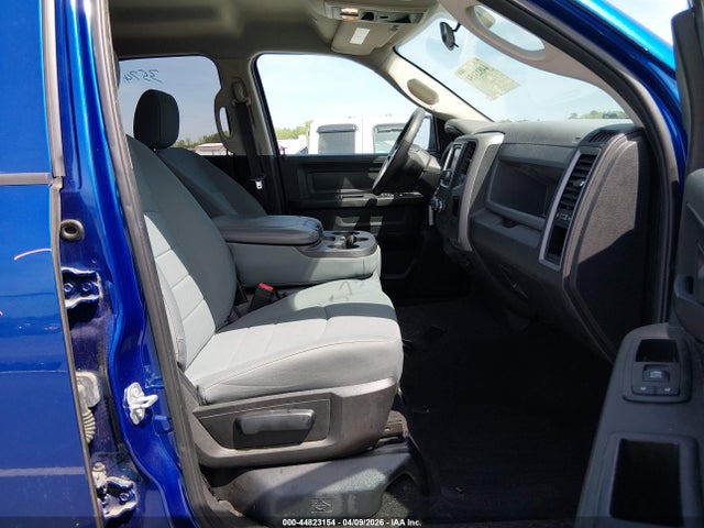 44823154 :رقم المزاد ، 1C6RR7FG6HS595292 vin ، 2017 Ram 1500 Express  4x4 6'4 Box مزاد بيع