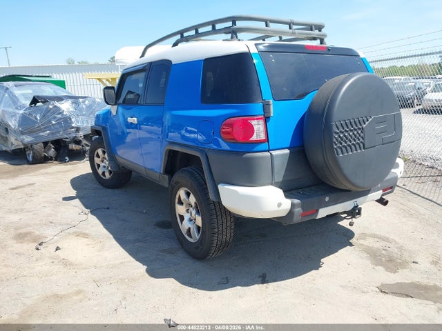 2007 TOYOTA FJ CRUISER JTEBU11F670012374 Photo 2