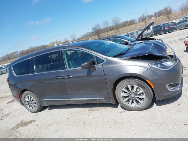 44823231 :رقم المزاد ، 2C4RC1EG5LR127668 vin ، 2020 Chrysler Pacifica Touring L Plus مزاد بيع