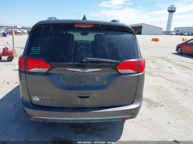 44823231 :رقم المزاد ، 2C4RC1EG5LR127668 vin ، 2020 Chrysler Pacifica Touring L Plus مزاد بيع