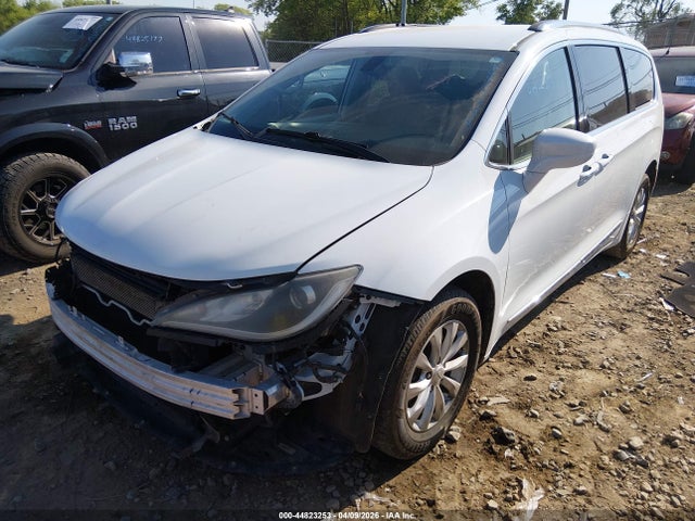 Продажа на аукционе авто 2019 Chrysler Pacifica Touring L, vin: 2C4RC1BG4KR650621, номер лота: 44823253