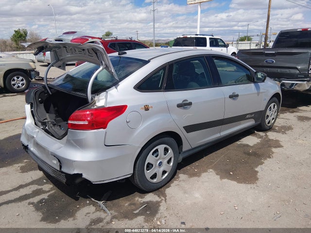 Ford FOCUS S 2015 1FADP3E21FL220396 Image 4