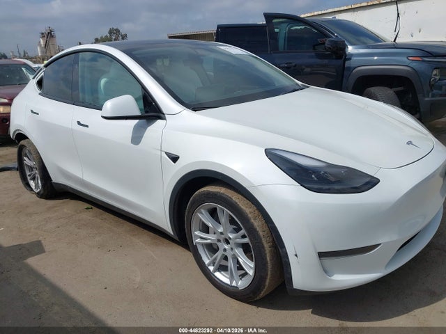Tesla Model Y Long Range Single Motor Rear-wheel Drive/rwd 2024 7SAYGDED8RF093675 zdjęcie główne