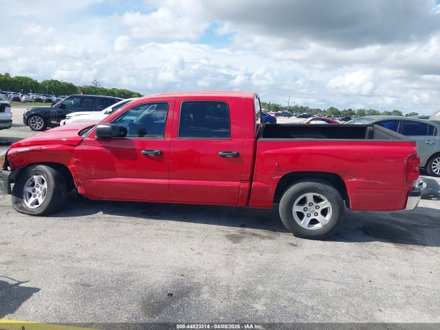44823314 :رقم المزاد ، 1D7HE48N15S201113 vin ، 2005 Dodge Dakota Slt مزاد بيع