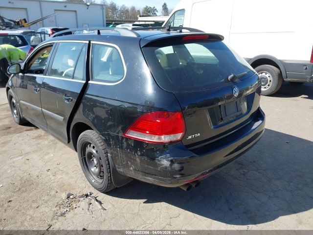 44823386 :رقم المزاد ، 3VWML8AJ0BM633044 vin ، 2011 Volkswagen Jetta Sportwagen 2.0l Tdi مزاد بيع