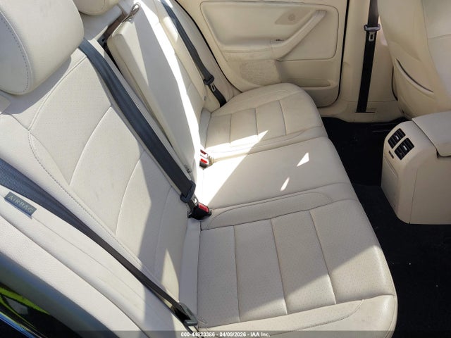 44823386 :رقم المزاد ، 3VWML8AJ0BM633044 vin ، 2011 Volkswagen Jetta Sportwagen 2.0l Tdi مزاد بيع