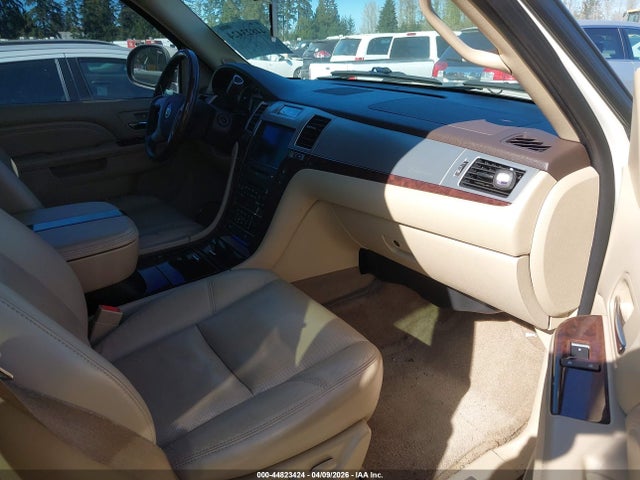 Aukcja sprzedaży 2010 Cadillac Escalade Premium, vin: 1GYUKCEF9AR258261, numer aukcji: 44823424